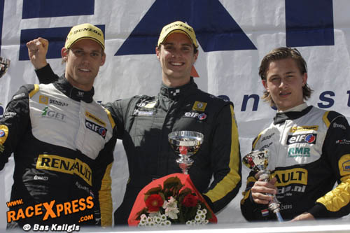 Yaro Deckers rechts haalt knap eerste podium